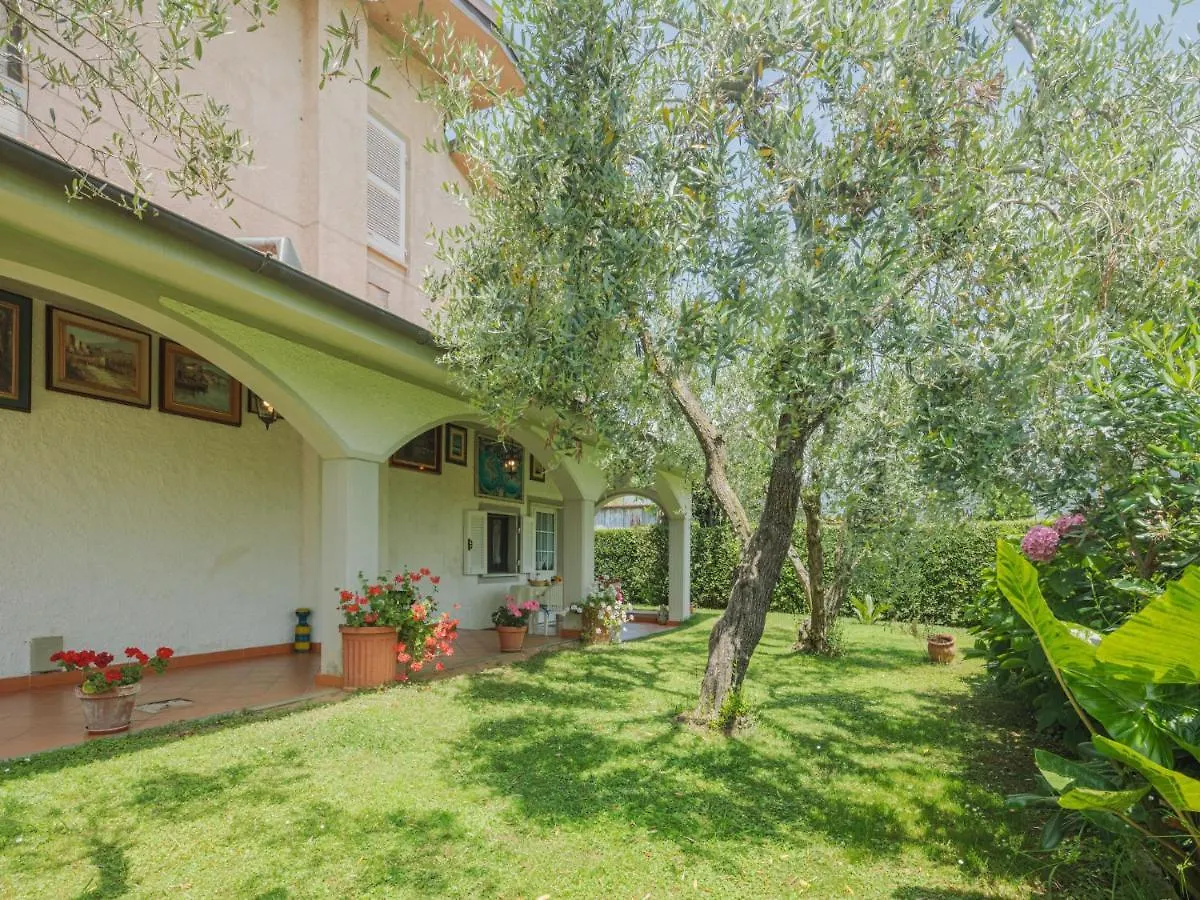 Apartment Bernardini By Interhome Cinquale